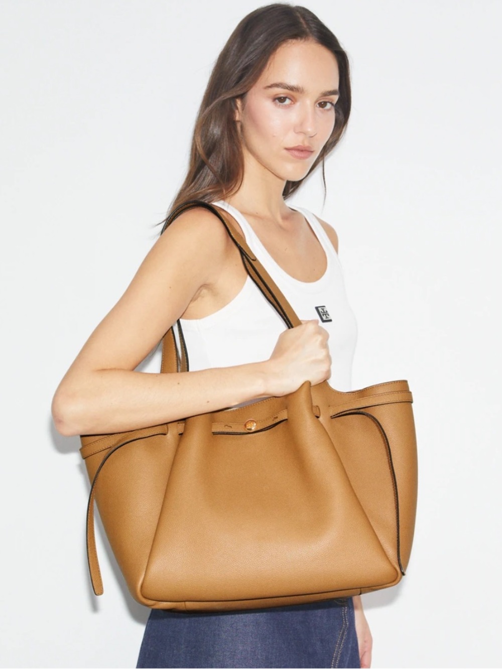 Tory Burch a large Romy Tote Tan Leather